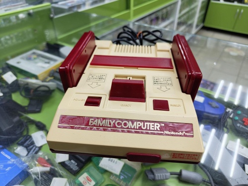 Nintendo Famicom